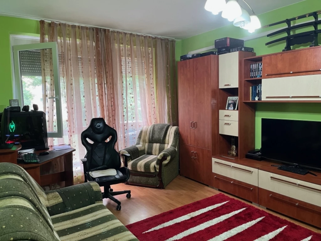 Eladó panellakás, Pécs, Kertváros