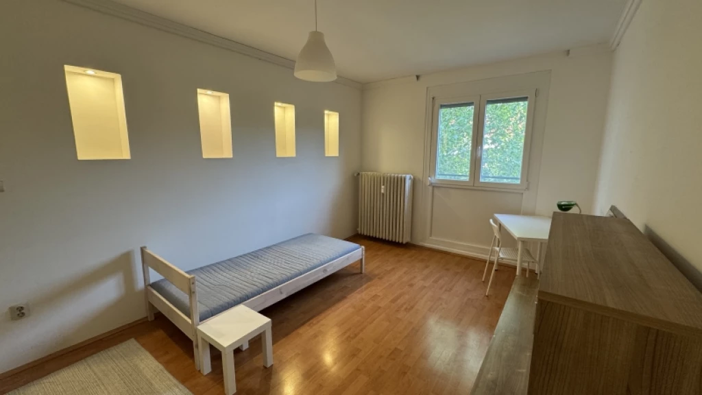 Eladó panellakás, Pécs, Uránváros