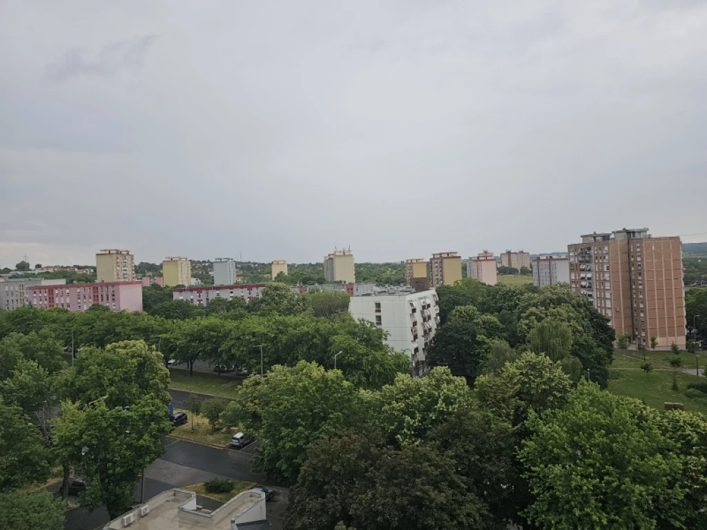Eladó panellakás, Pécs, Kertváros