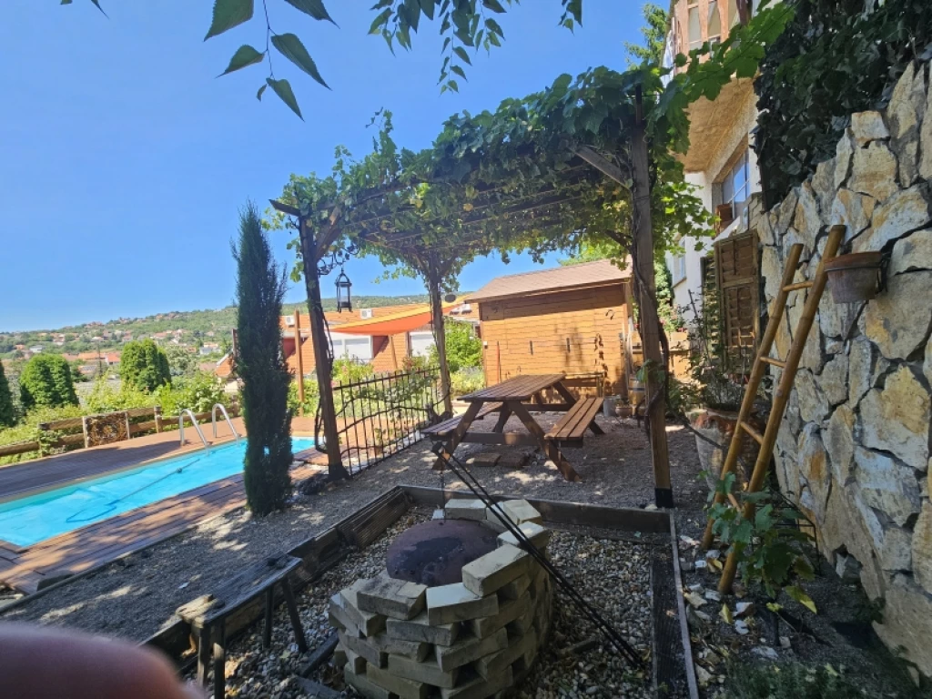 Eladó téglalakás, Pécs, Mecsekoldal/Rigóder