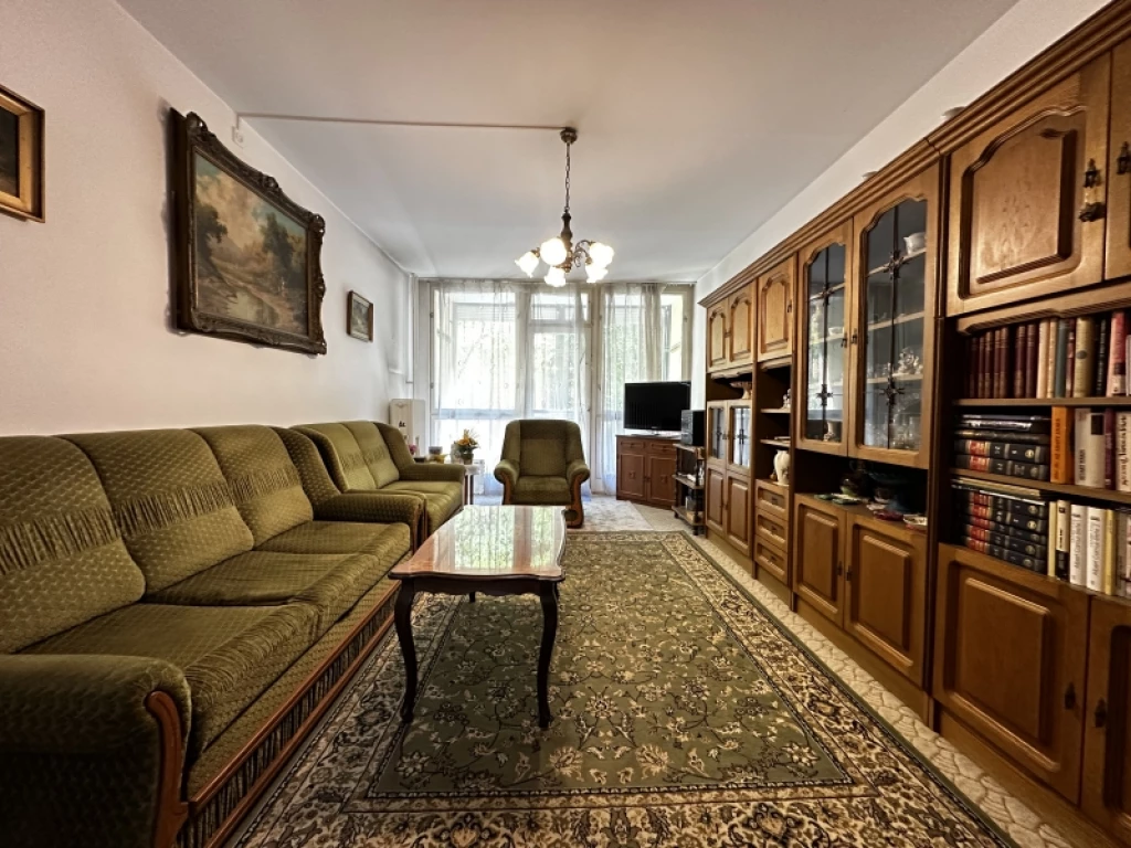 Eladó panellakás, Pécs, Kertváros