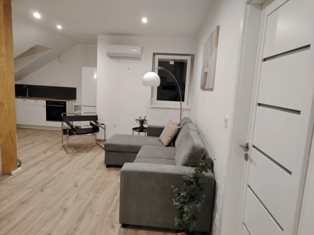 c3-2-name c2-19-name, Pécs, Uránváros