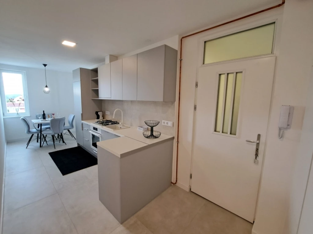 c3-1-name c2-19-name, Pécs, Belváros