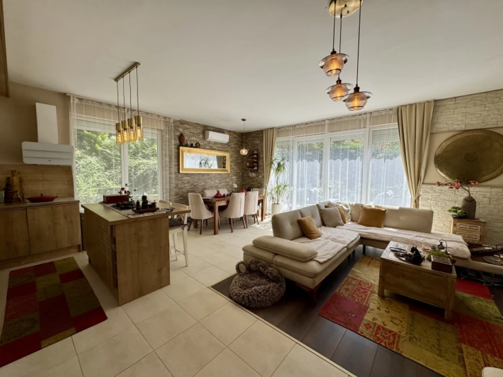 Eladó téglalakás, Pécs, Mecsekoldal/Rigóder