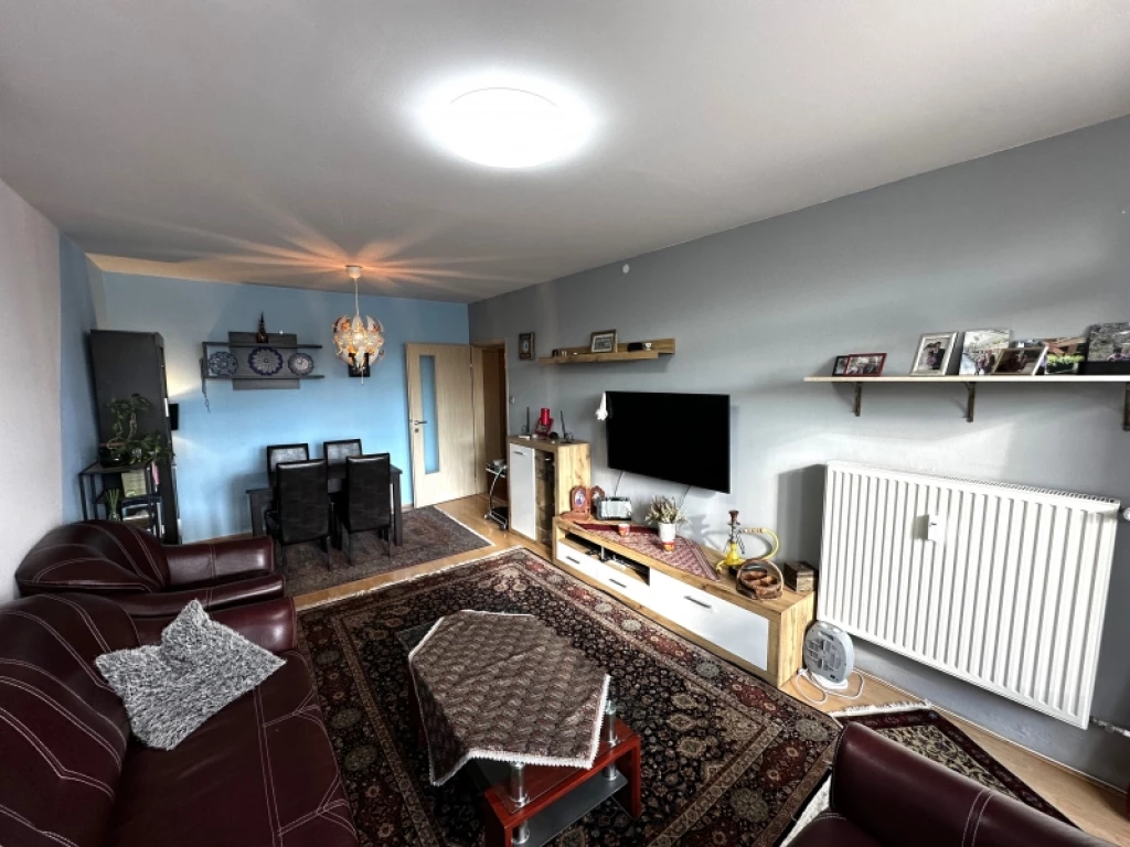 Eladó panellakás, Pécs, Kertváros