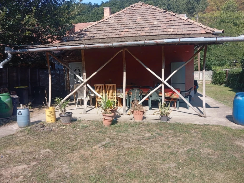 c3-1-name c2-1-name, Komló