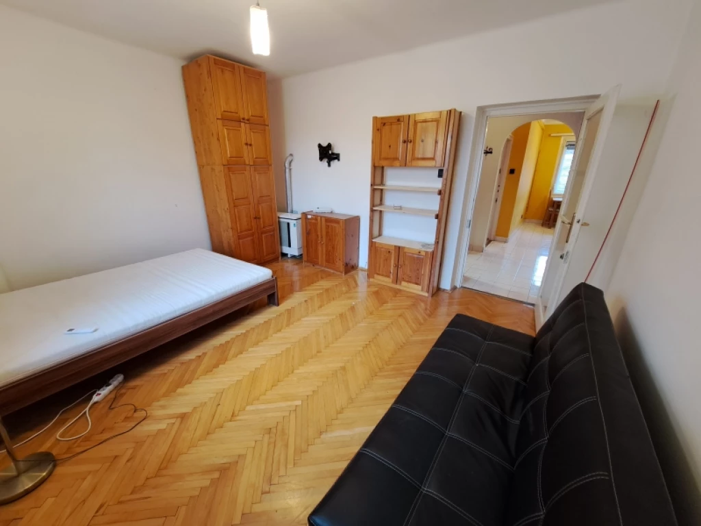 c3-2-name c2-19-name, Pécs, Belváros