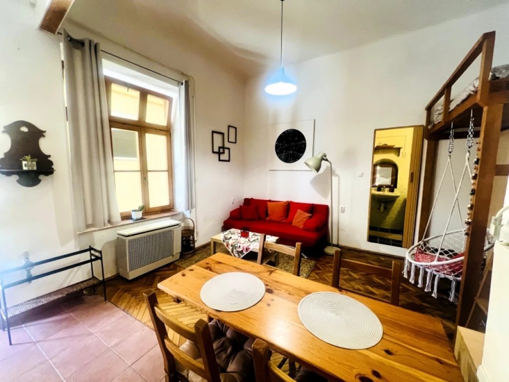 c3-1-name c2-19-name, Pécs, Belváros