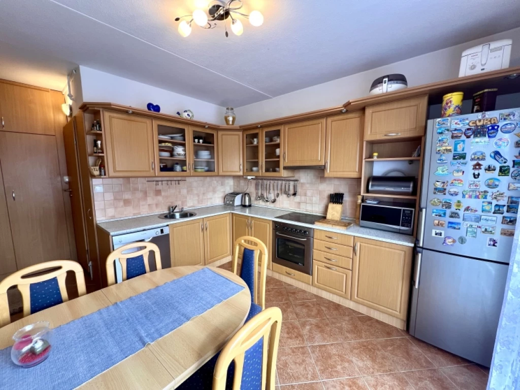 c3-1-name c2-20-name, Pécs, Kertváros