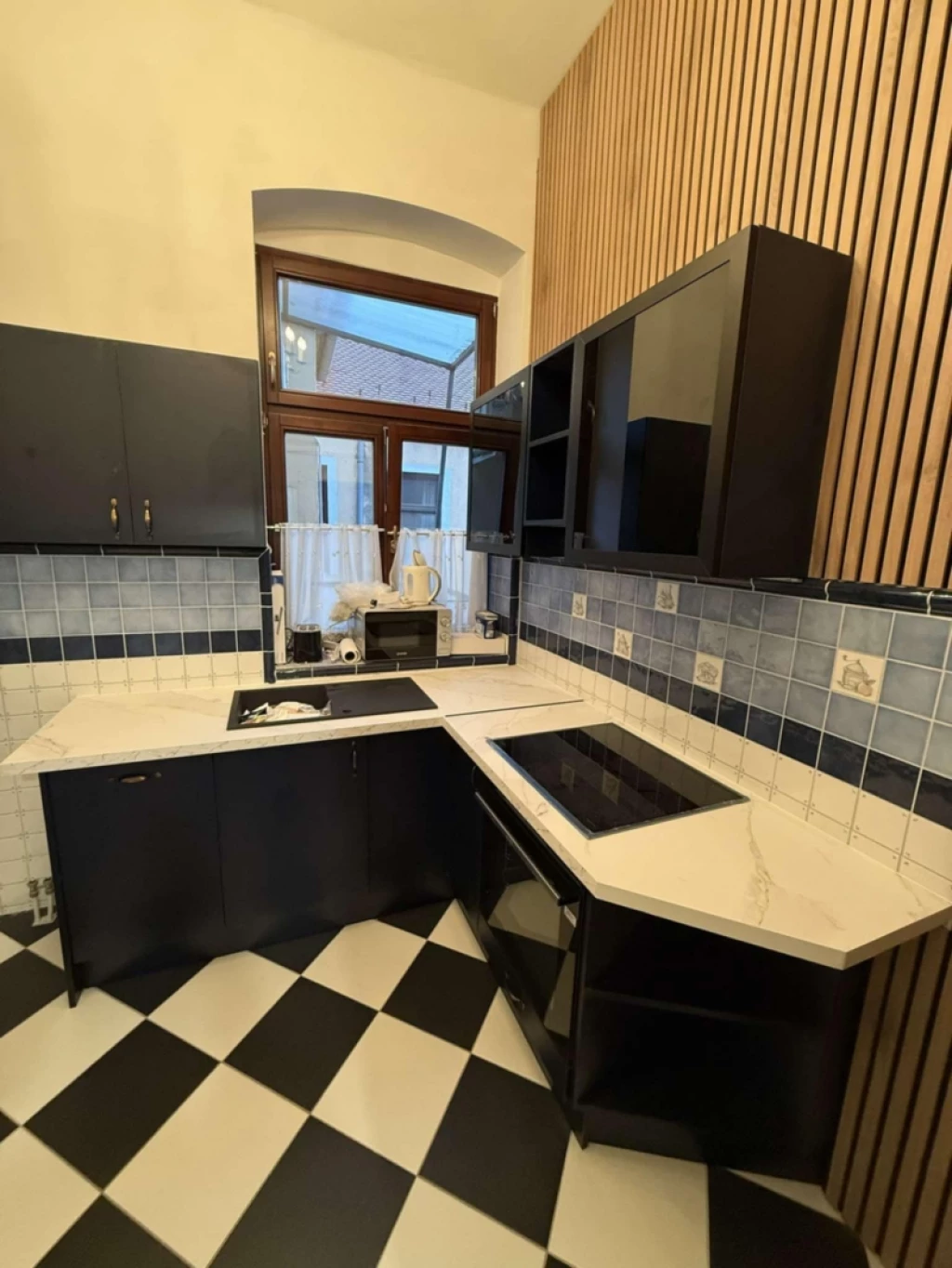 c3-1-name c2-19-name, Pécs, Belváros