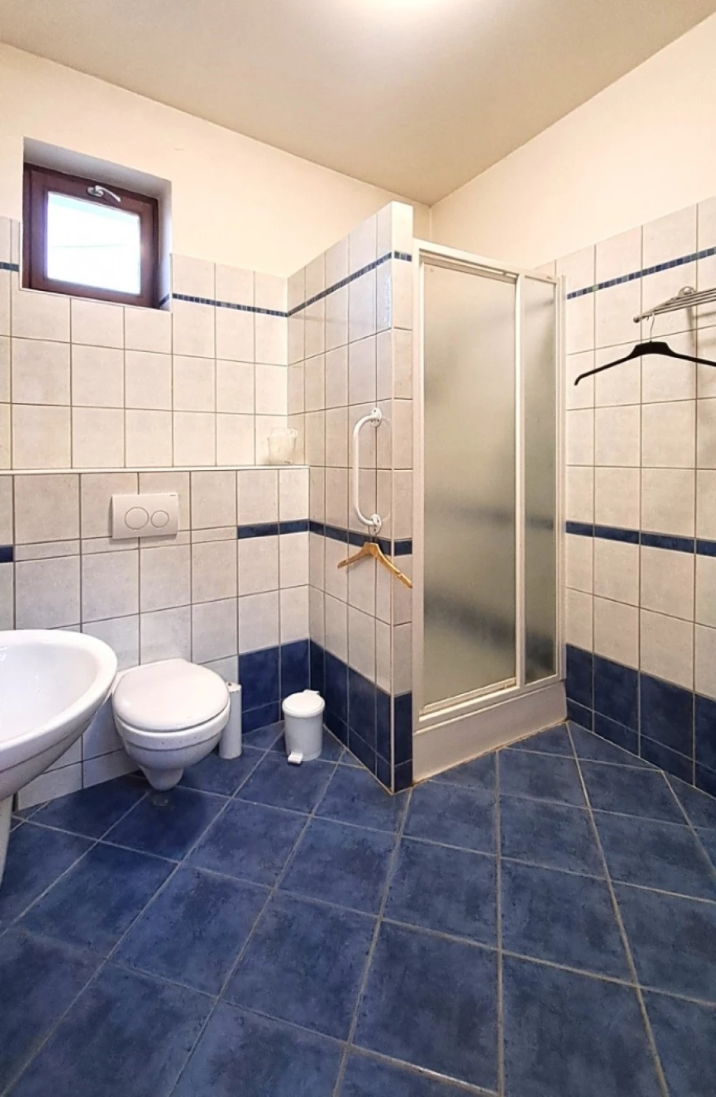 c3-1-name c2-1-name, Pécs, Egyetemváros