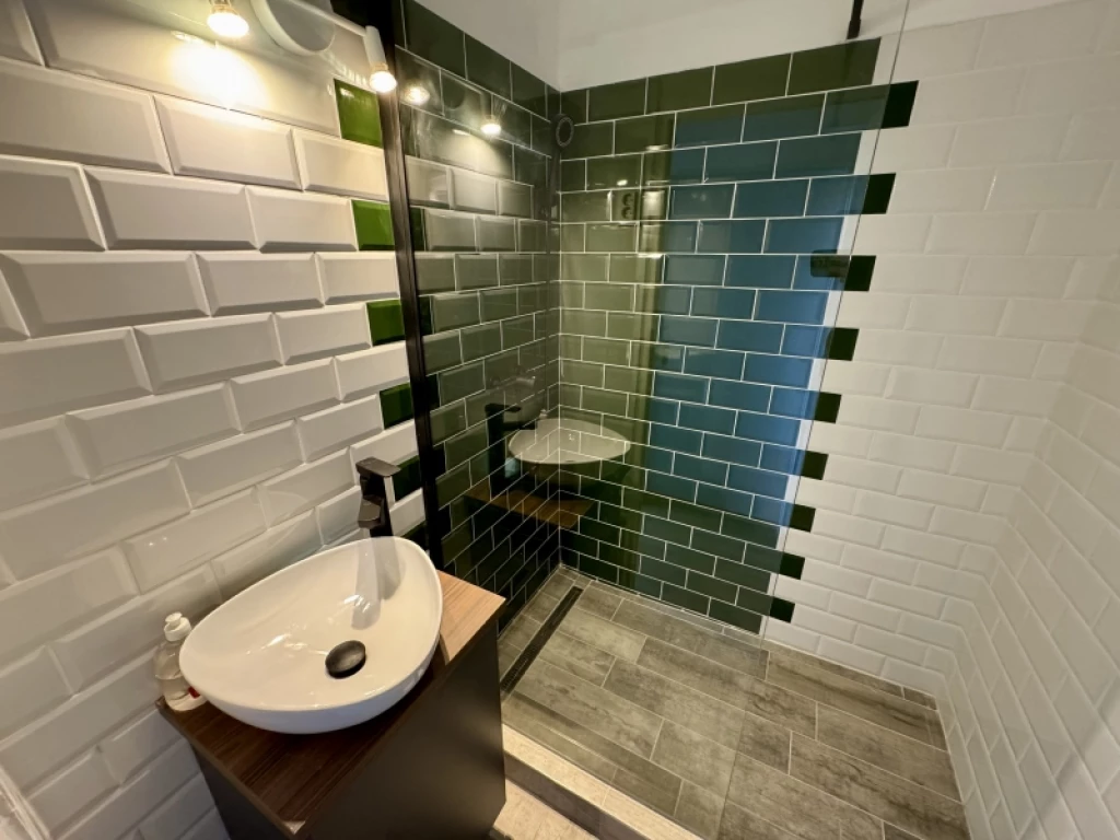 Eladó panellakás, Pécs, Uránváros