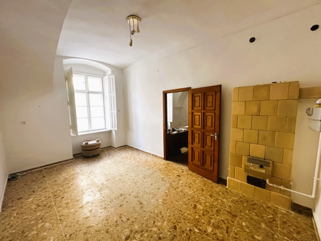 c3-1-name c2-19-name, Pécs, Belváros