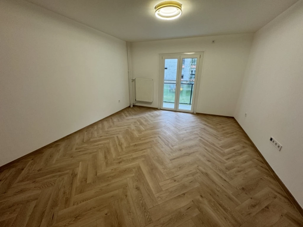 Eladó panellakás, Pécs, Uránváros