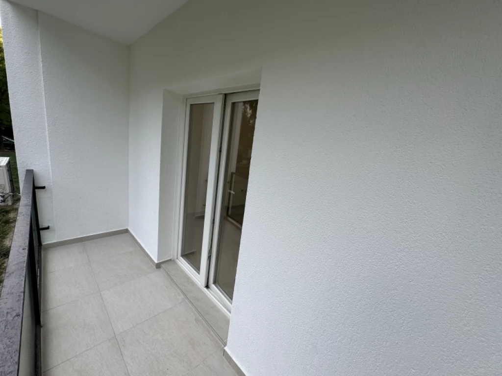 Eladó panellakás, Pécs, Uránváros