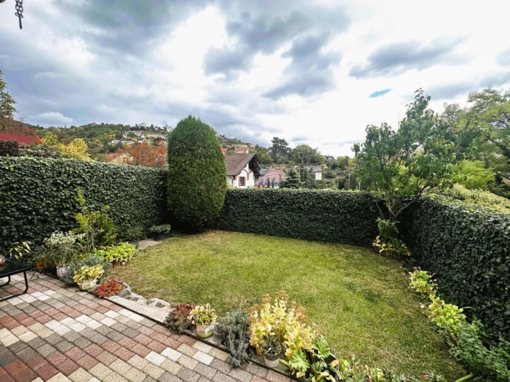 c3-1-name c2-2-name, Pécs, Mecsekoldal/Bálics