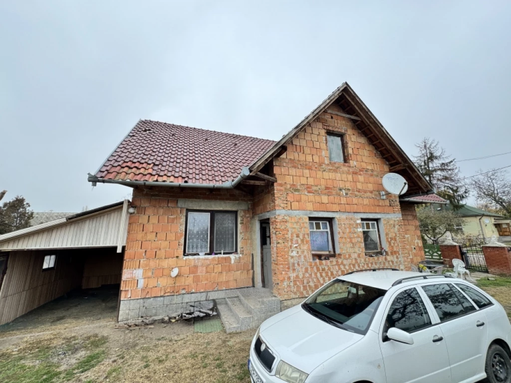 Eladó családi ház, Szentlőrinc