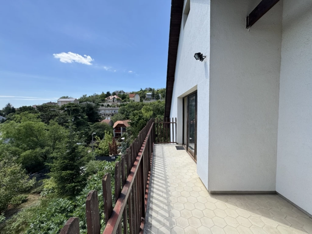 c3-1-name c2-1-name, Pécs, Mecsekoldal/Bálics