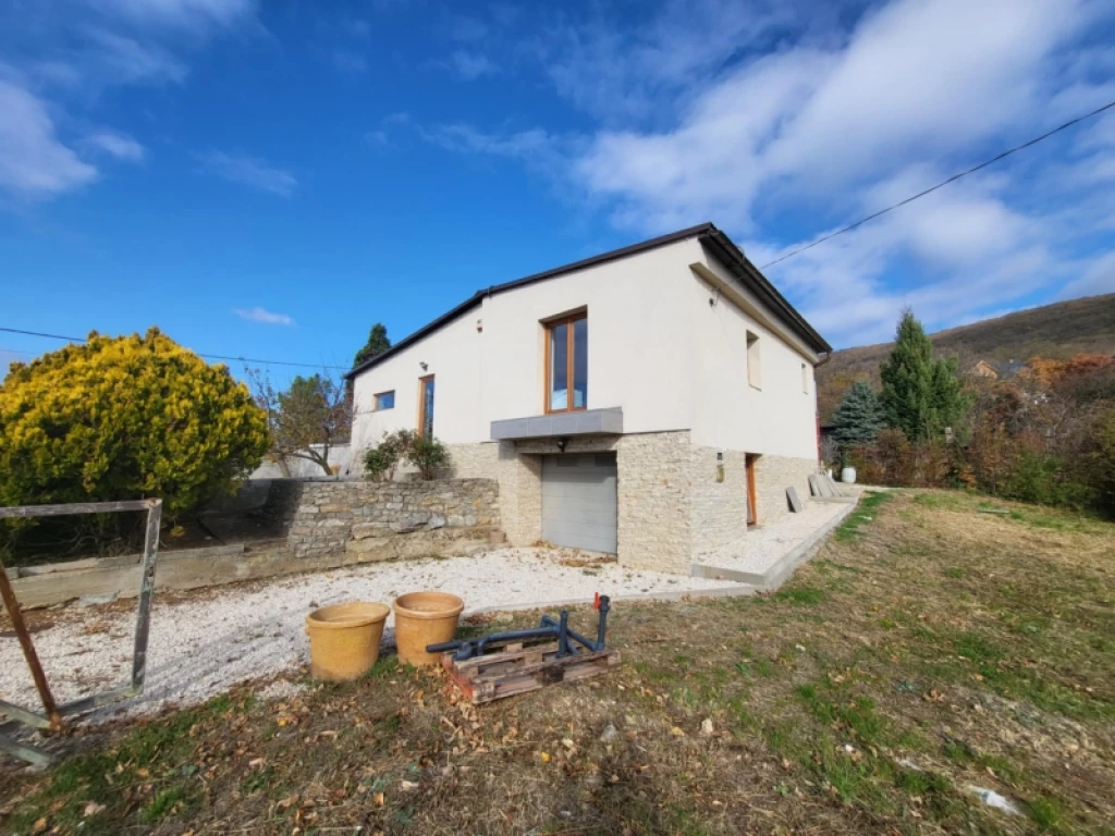 c3-1-name c2-1-name, Pécs, Mecsekoldal/Bálics