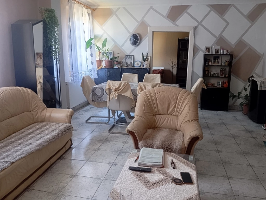 c3-1-name c2-1-name, Komló