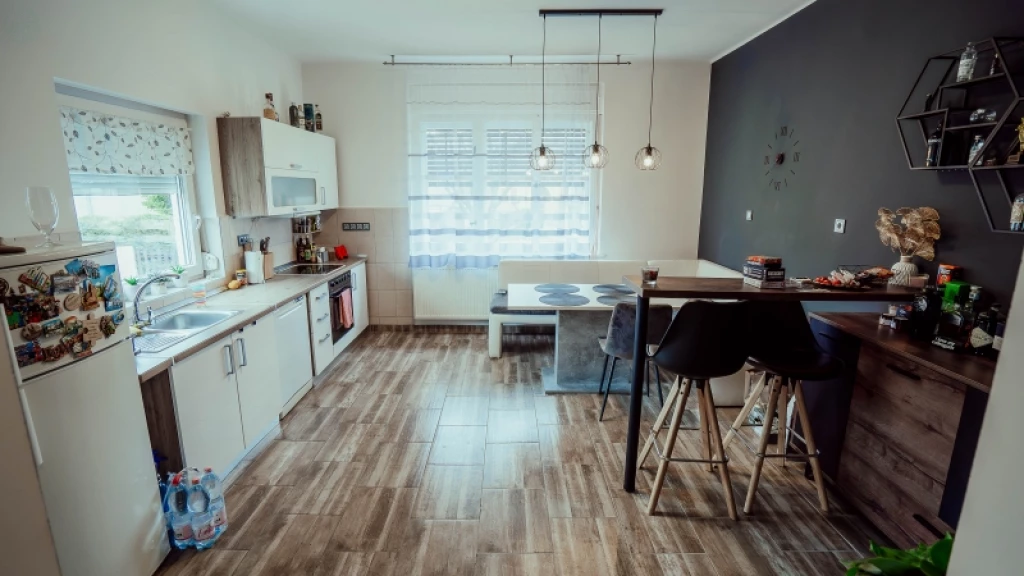 Eladó családi ház, Pécs, Kertváros/Málom