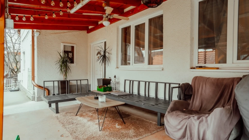 c3-1-name c2-1-name, Pécs, Kertváros/Málom