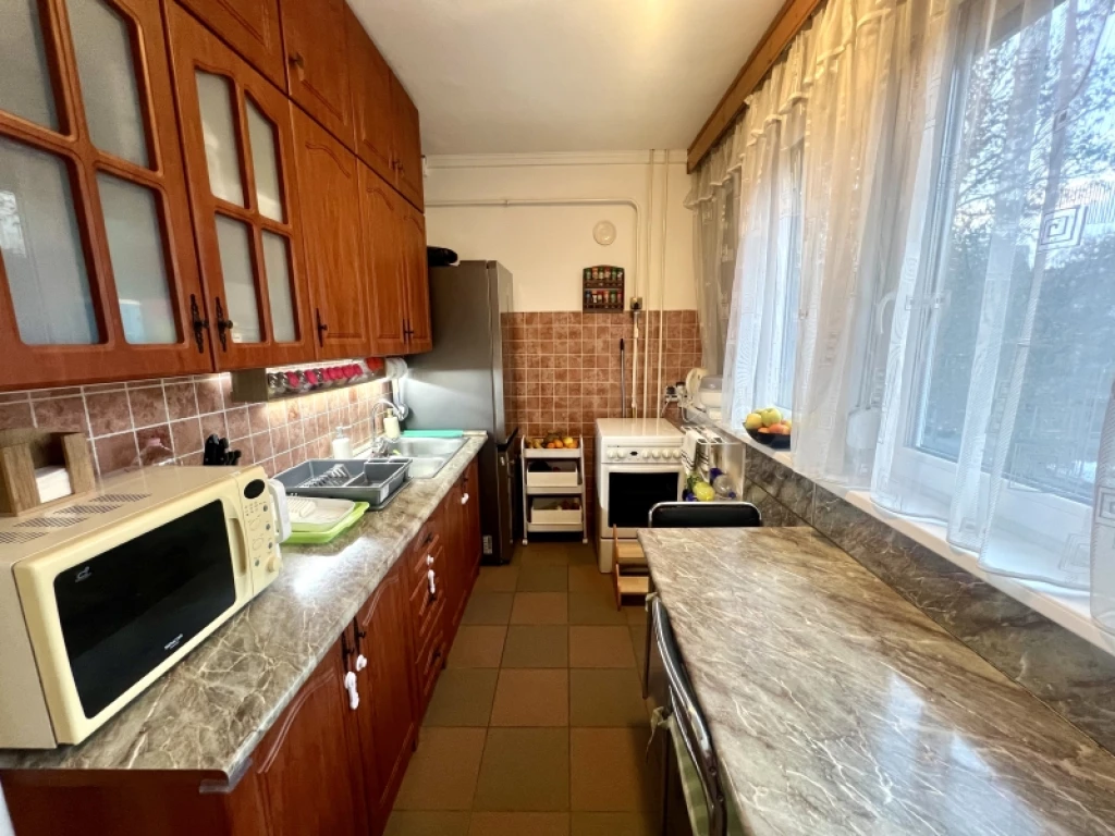 c3-1-name c2-20-name, Pécs, Kertváros