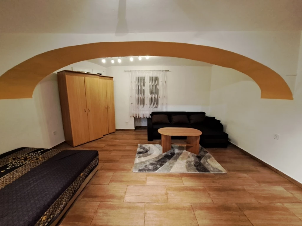 c3-2-name c2-19-name, Pécs, Belváros