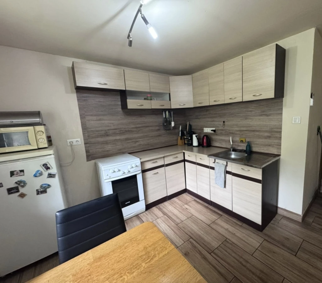 c3-1-name c2-2-name, Pécs, Pécsbánya