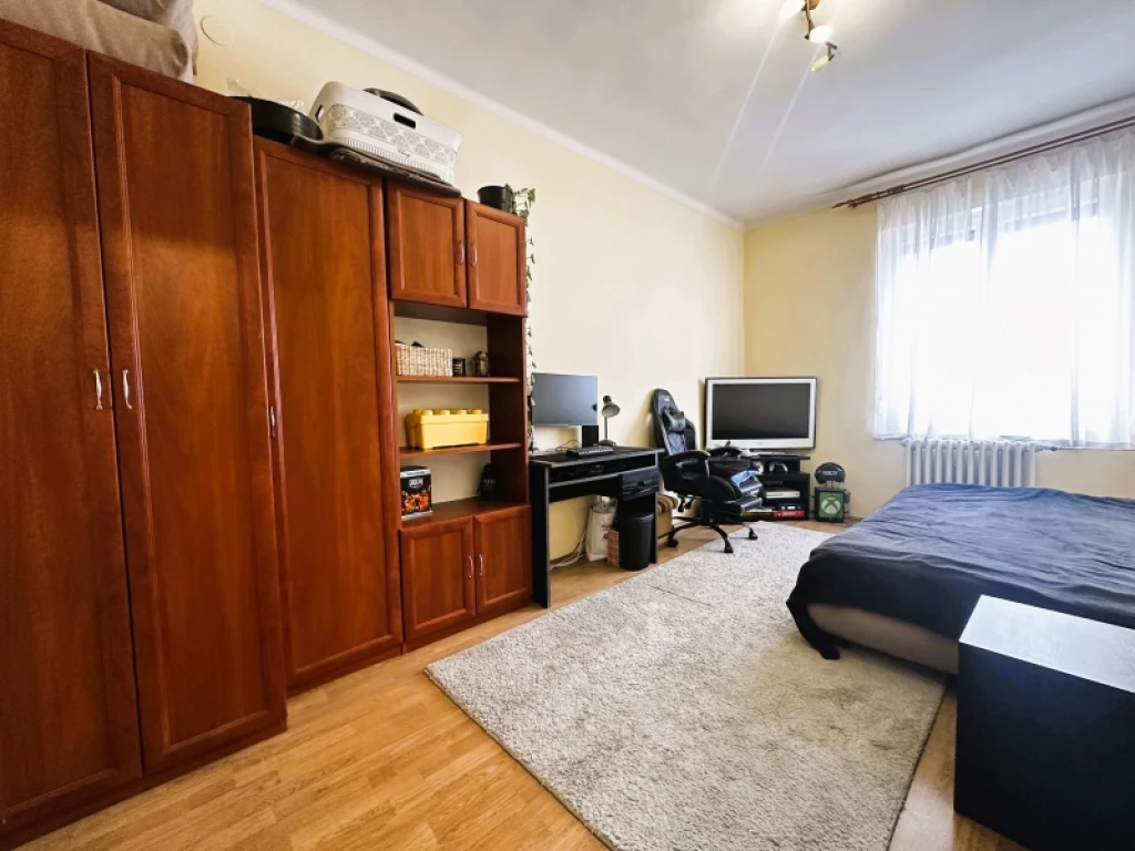 Eladó téglalakás, Pécs, Belváros