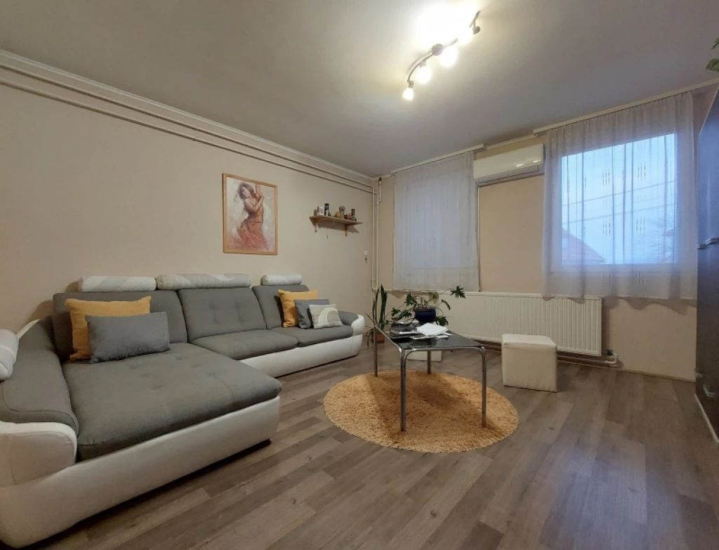 c3-1-name c2-1-name, Pécs, Mecsekoldal/Donátus