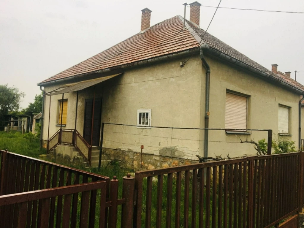 c3-1-name c2-1-name, Felsőszentmárton