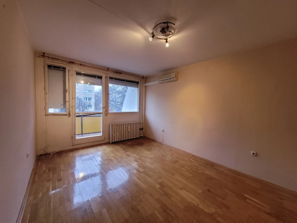 For sale panel flat, Pécs, Kertváros