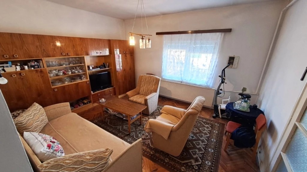 c3-1-name c2-1-name, Pécs, Budai-város