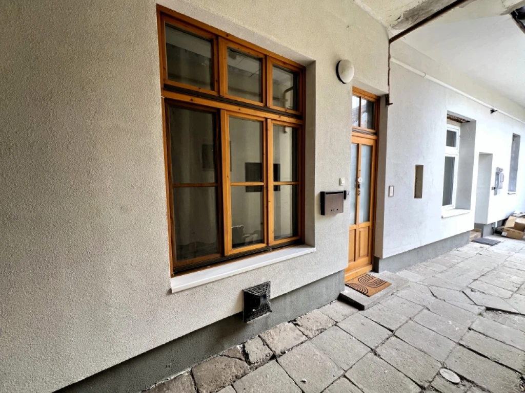 Eladó téglalakás, Pécs, Belváros