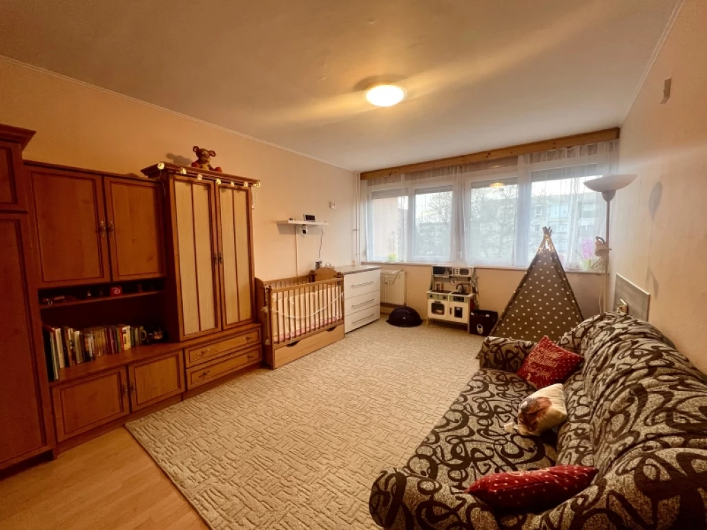 c3-1-name c2-20-name, Pécs, Kertváros