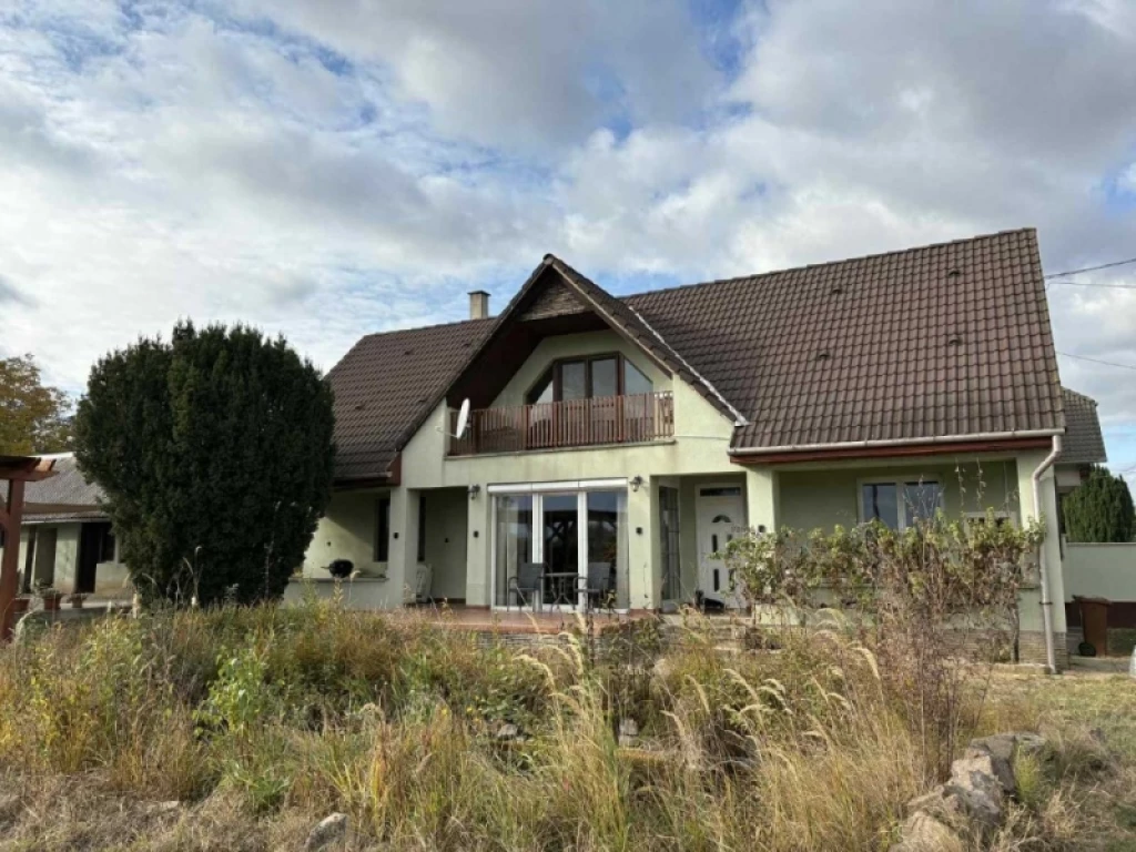 Eladó családi ház, Pogány