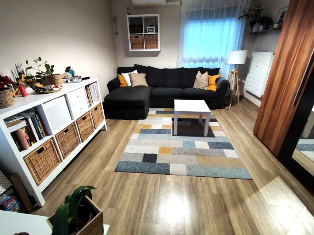 For sale panel flat, Pécs, Uránváros