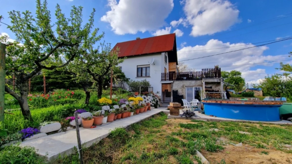 c3-1-name c2-1-name, Pécs, Mecsekoldal/Ürög