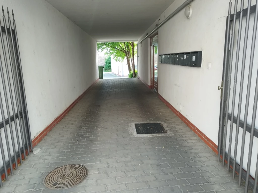 For rent detached garage, Pécs, Belváros