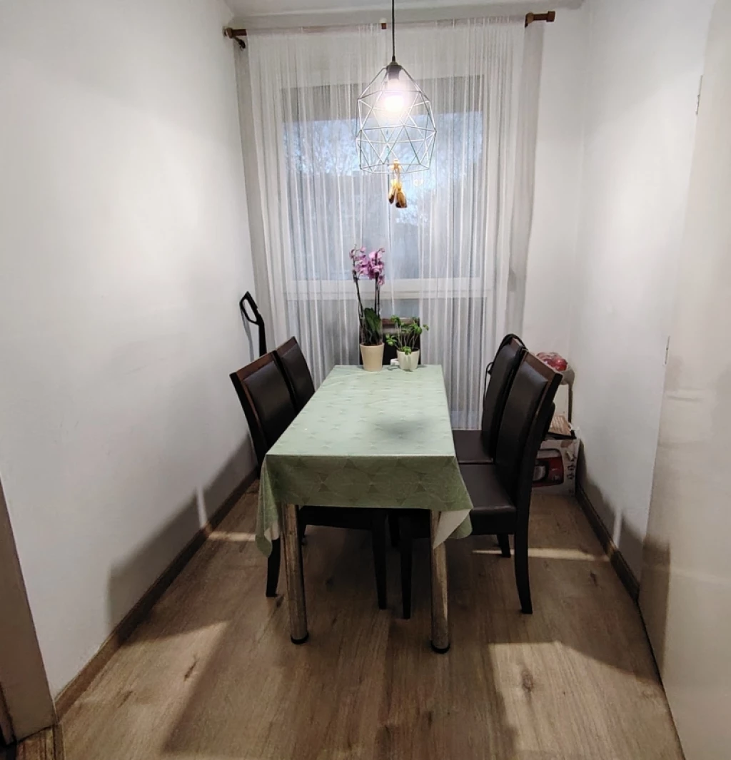 Eladó panellakás, Pécs, Uránváros