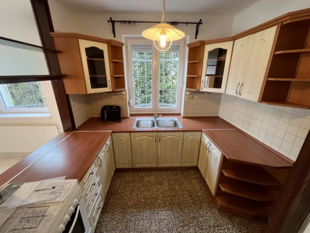 c3-1-name c2-2-name, Pécs, Mecsekoldal/Szkókó