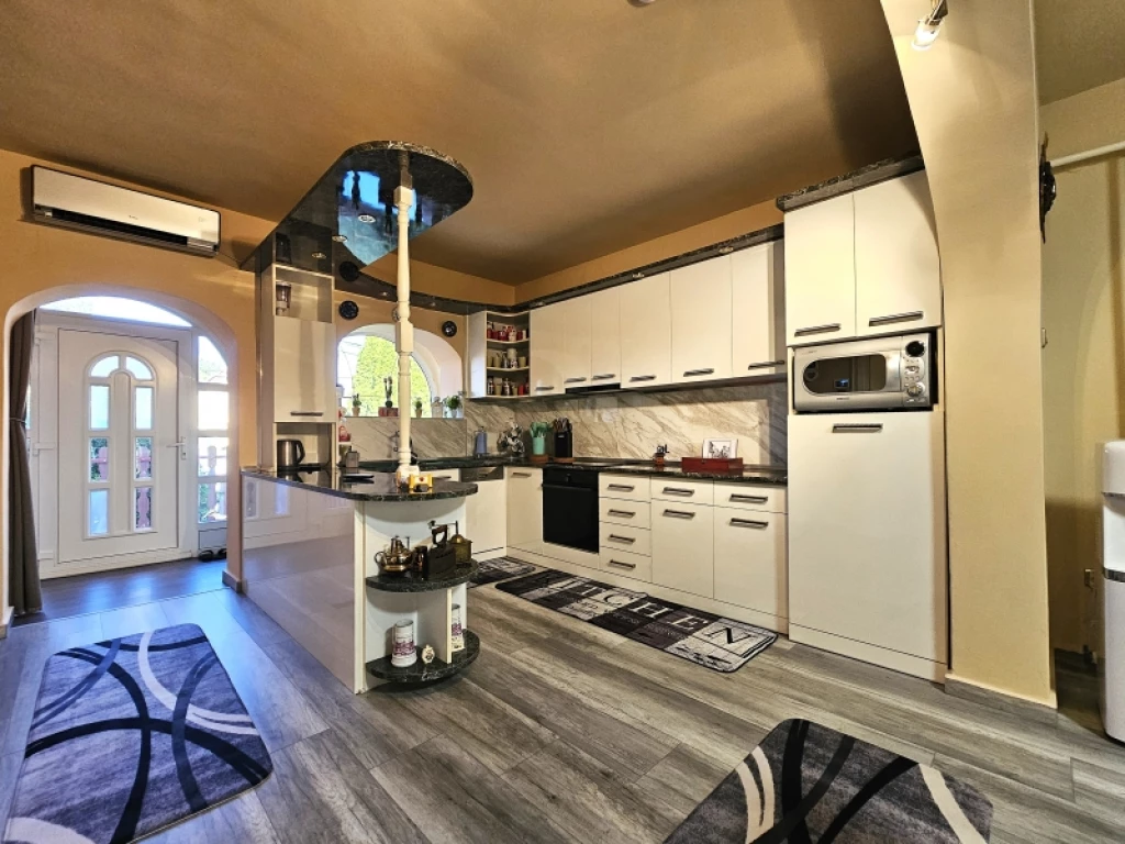 Eladó családi ház, Pogány