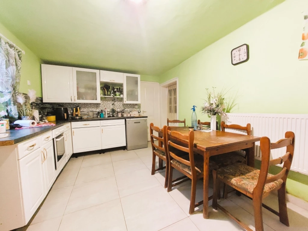 For sale house, Baksa