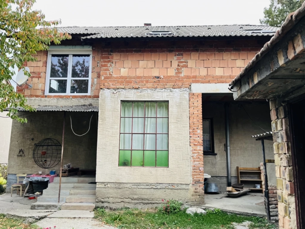 Eladó családi ház, Szentlőrinc