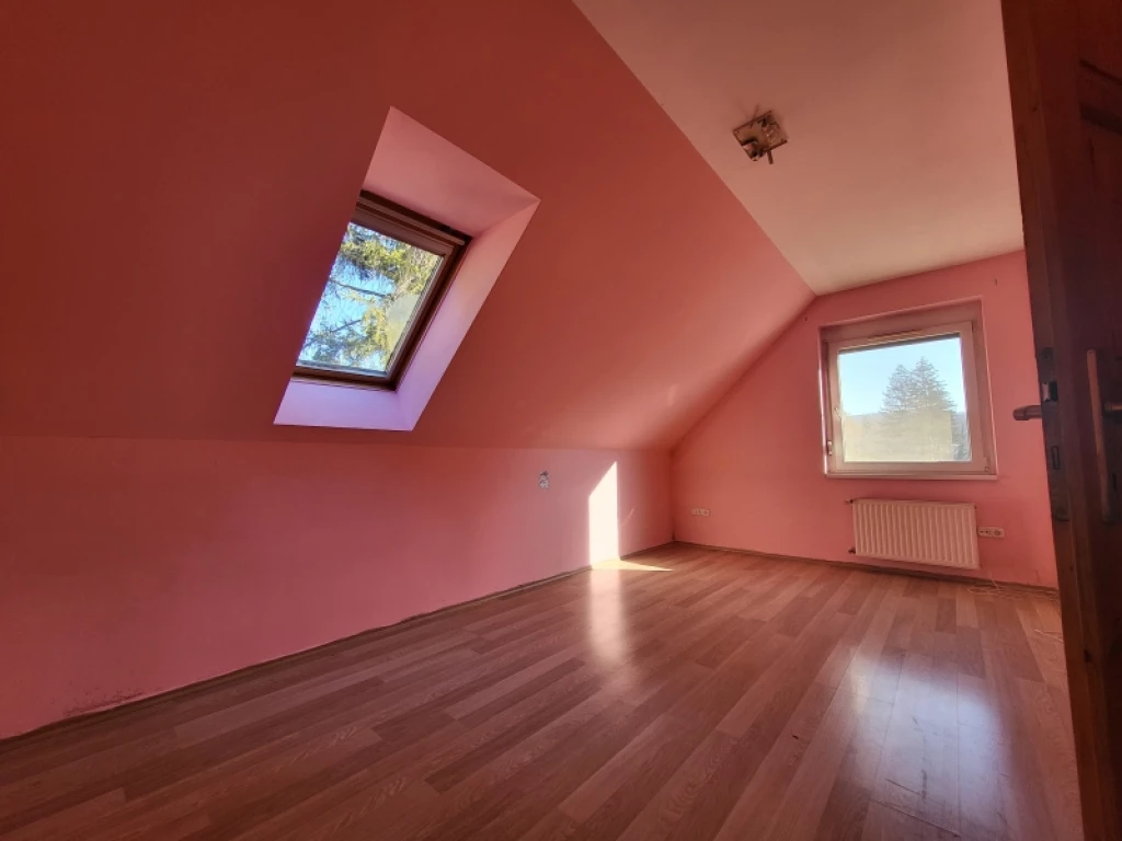 For sale brick flat, Komló