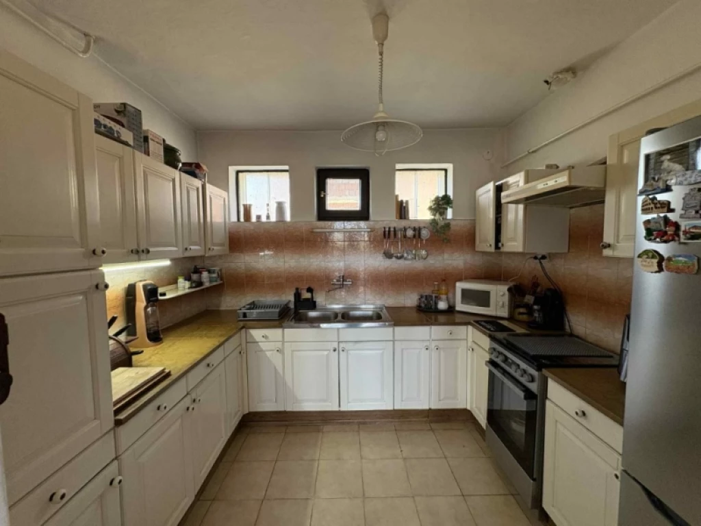 c3-1-name c2-1-name, Pogány