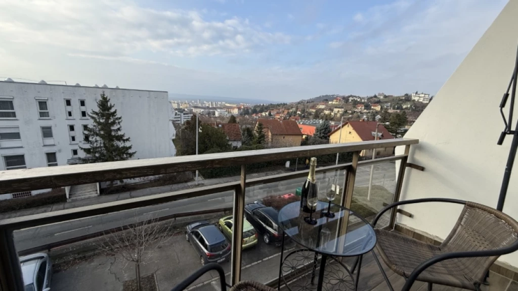 Eladó panellakás, Pécs, Mecsekoldal/Belváros