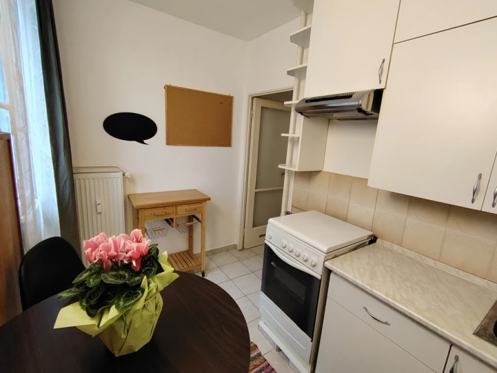 For sale panel flat, Pécs, Belváros