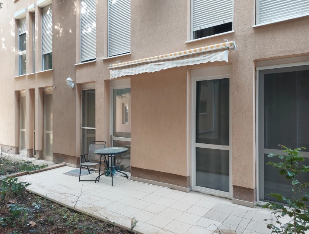 c3-1-name c2-19-name, Pécs, Egyetemváros